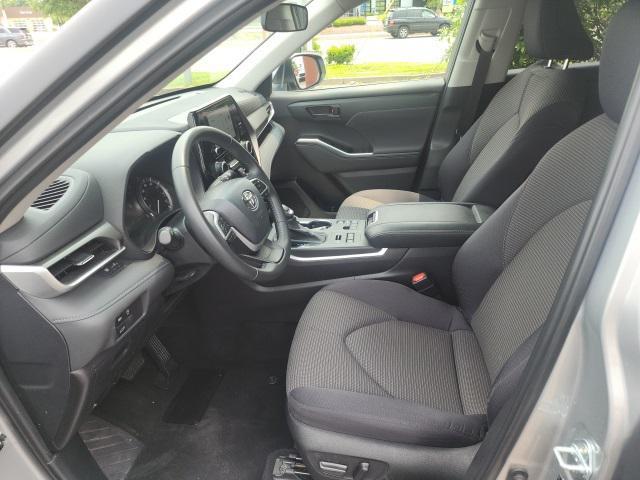 used 2024 Toyota Highlander car, priced at $40,813