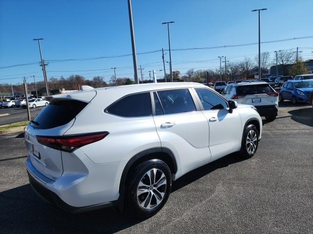 used 2023 Toyota Highlander car, priced at $40,998