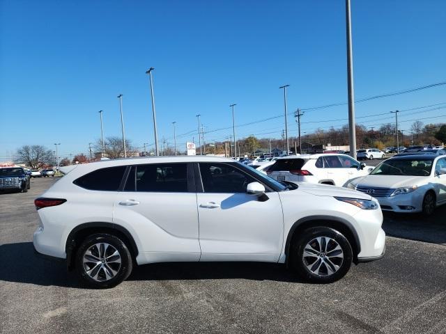 used 2023 Toyota Highlander car, priced at $40,998