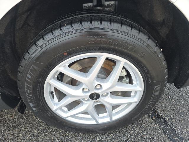 used 2024 Ford Edge car, priced at $27,998