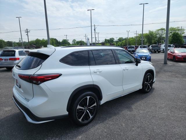 used 2021 Toyota Highlander car, priced at $36,484