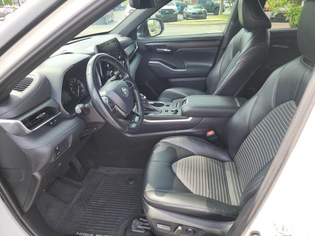 used 2021 Toyota Highlander car, priced at $36,484