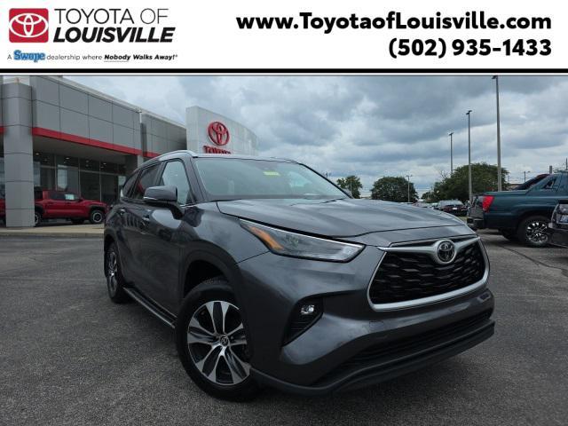 used 2024 Toyota Highlander car, priced at $43,998