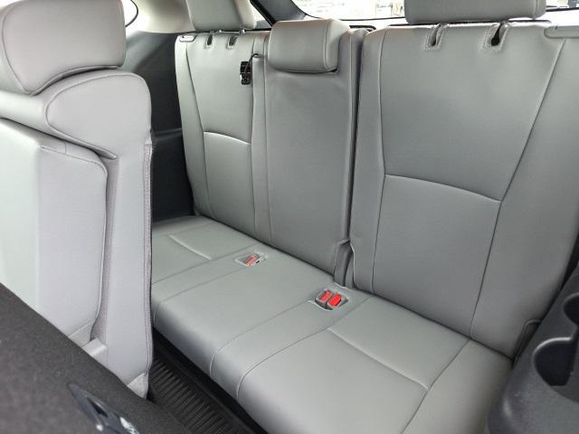 used 2024 Toyota Highlander car, priced at $43,998