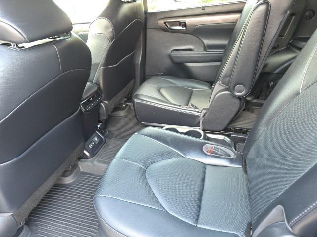 used 2022 Toyota Highlander Hybrid car, priced at $41,923