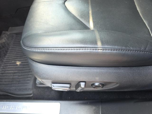used 2022 Toyota Highlander Hybrid car, priced at $41,923