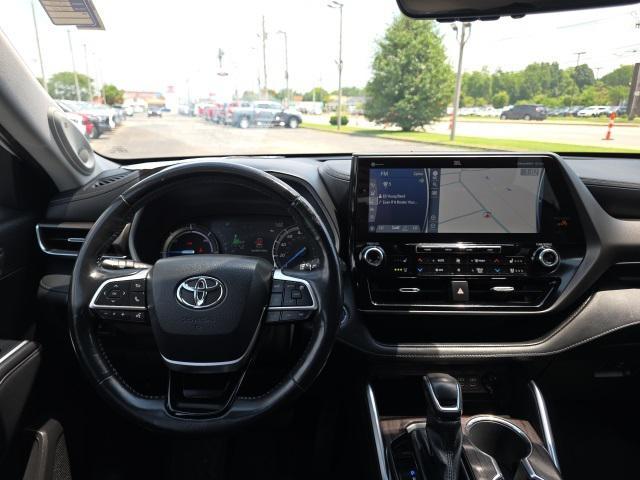 used 2022 Toyota Highlander Hybrid car, priced at $41,923