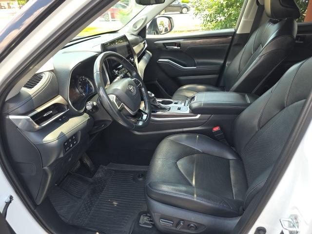 used 2022 Toyota Highlander Hybrid car, priced at $41,923