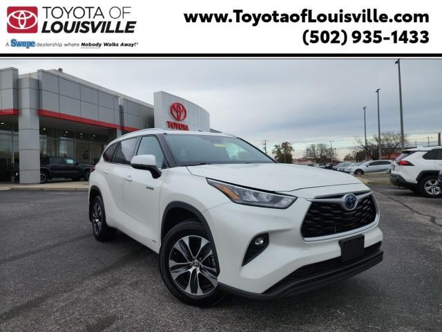 used 2020 Toyota Highlander Hybrid car, priced at $35,998