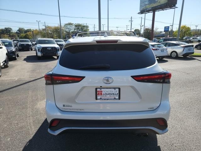 used 2021 Toyota Highlander car, priced at $35,898