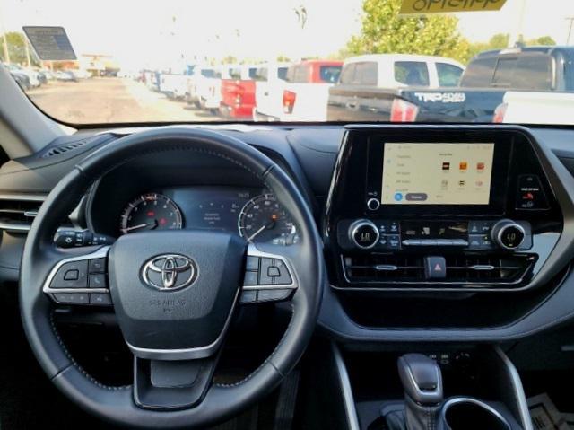 used 2023 Toyota Highlander car, priced at $34,715