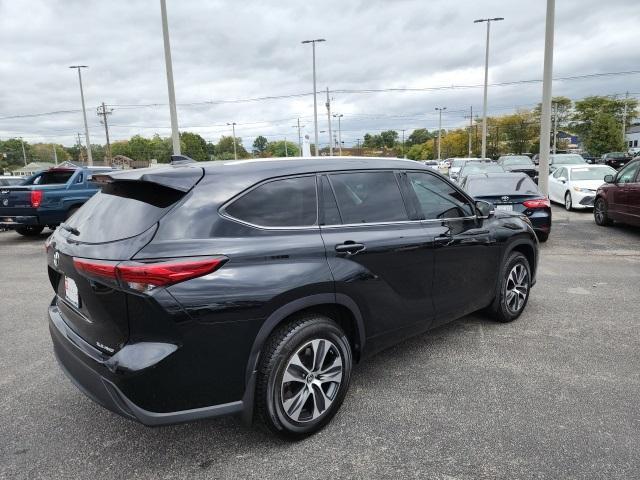 used 2021 Toyota Highlander car, priced at $36,940