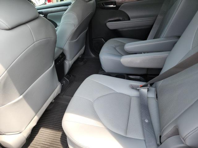 used 2020 Toyota Highlander car, priced at $34,728