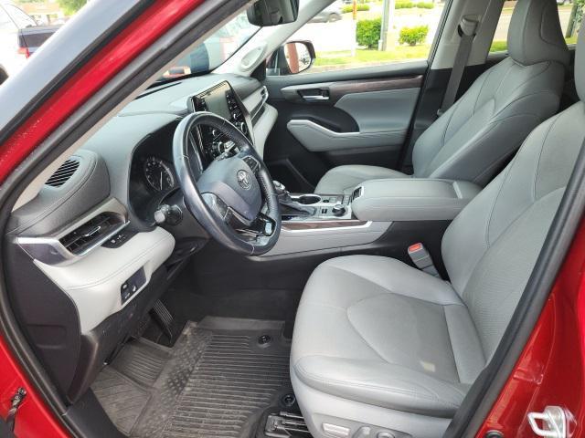 used 2020 Toyota Highlander car, priced at $34,728