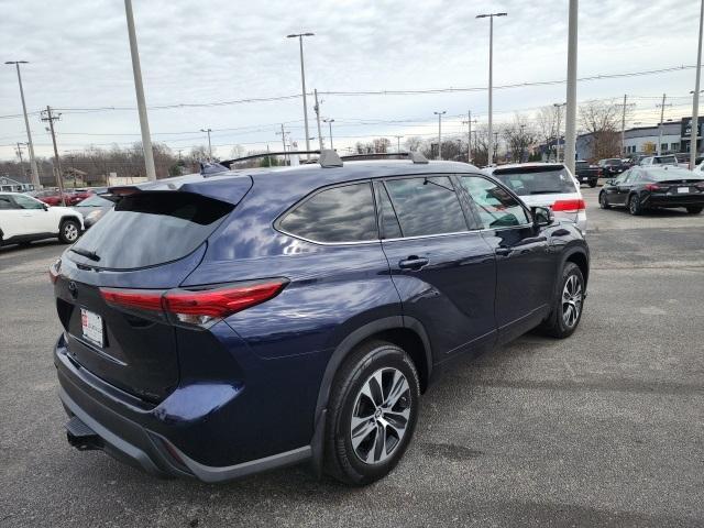 used 2022 Toyota Highlander car, priced at $35,850