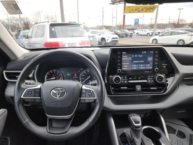 used 2022 Toyota Highlander car, priced at $35,850