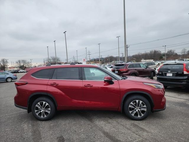 used 2021 Toyota Highlander car, priced at $37,857