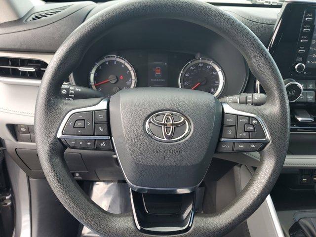 used 2020 Toyota Highlander car, priced at $25,880