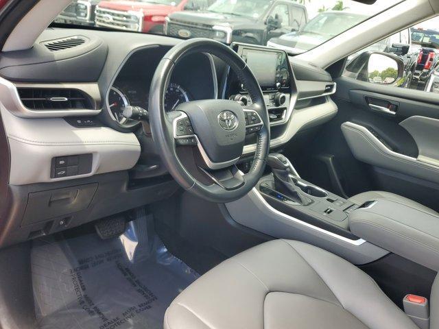 used 2022 Toyota Highlander car, priced at $31,990