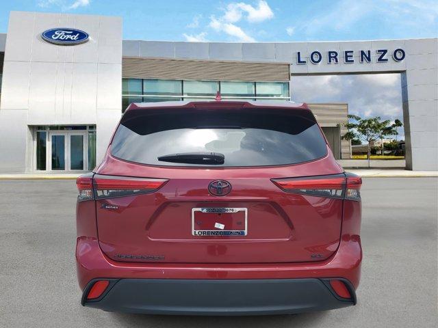 used 2022 Toyota Highlander car, priced at $31,990