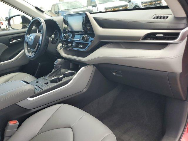 used 2022 Toyota Highlander car, priced at $31,990