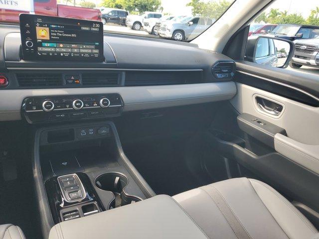 used 2024 Honda Pilot car, priced at $35,998