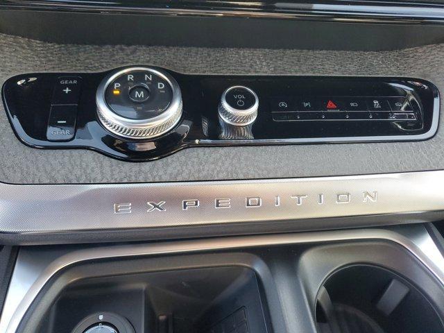 new 2025 Ford Expedition car, priced at $77,540