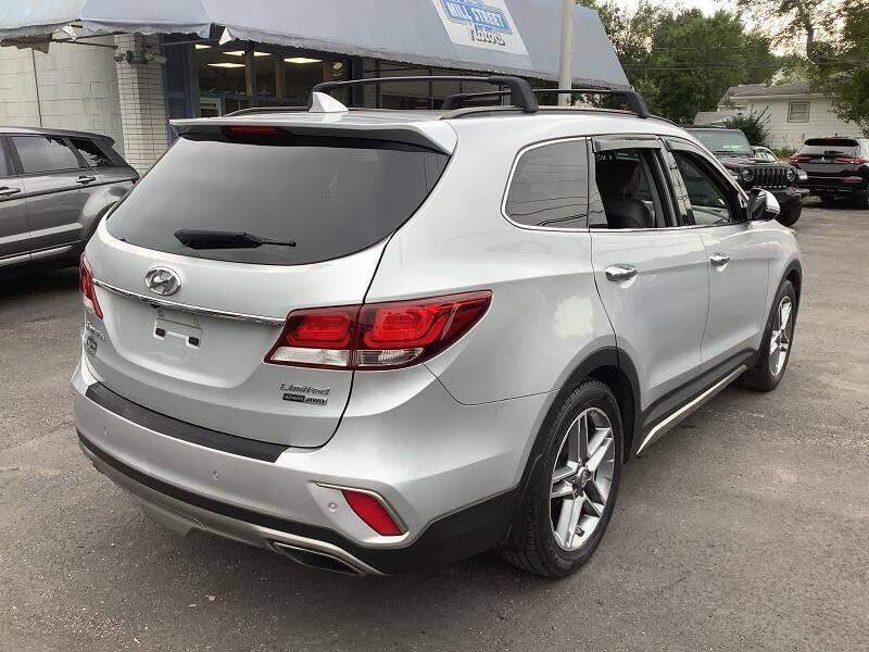 used 2017 Hyundai Santa Fe car, priced at $9,900