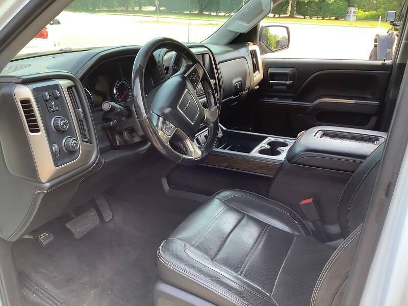 used 2018 GMC Sierra 1500 car, priced at $22,900