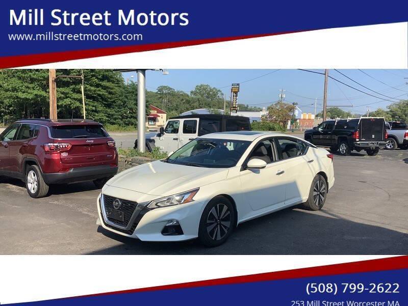 used 2019 Nissan Altima car, priced at $18,900