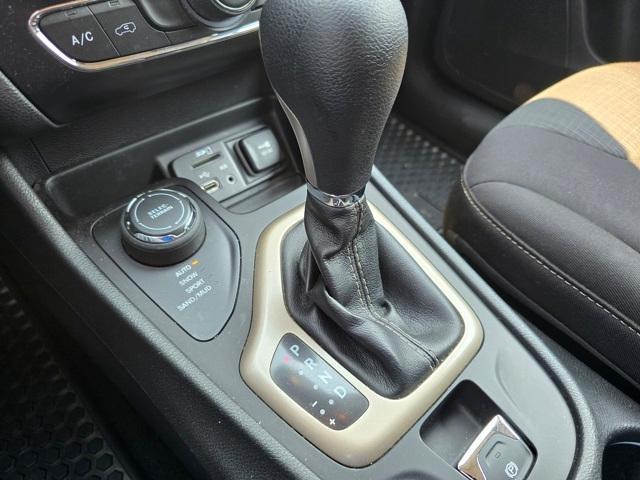 used 2015 Jeep Cherokee car, priced at $11,500