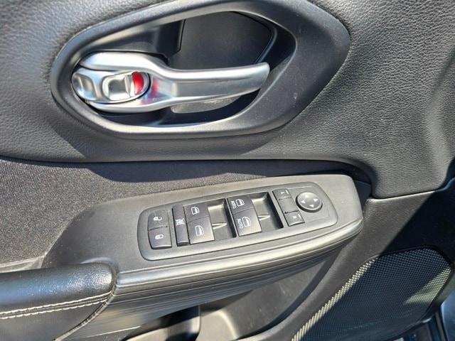 used 2015 Jeep Cherokee car, priced at $11,500