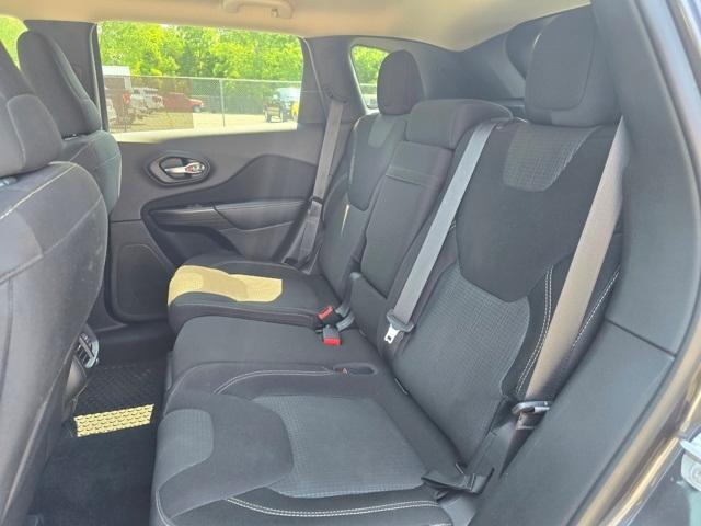 used 2015 Jeep Cherokee car, priced at $11,500