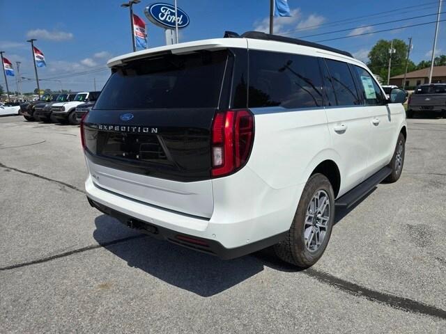 new 2025 Ford Expedition car, priced at $69,905