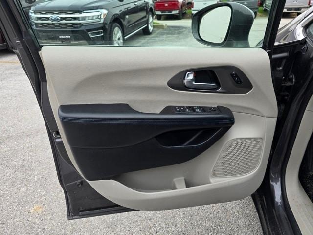 used 2021 Chrysler Pacifica car, priced at $22,959