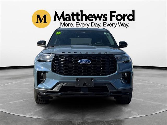 new 2025 Ford Explorer car, priced at $48,709