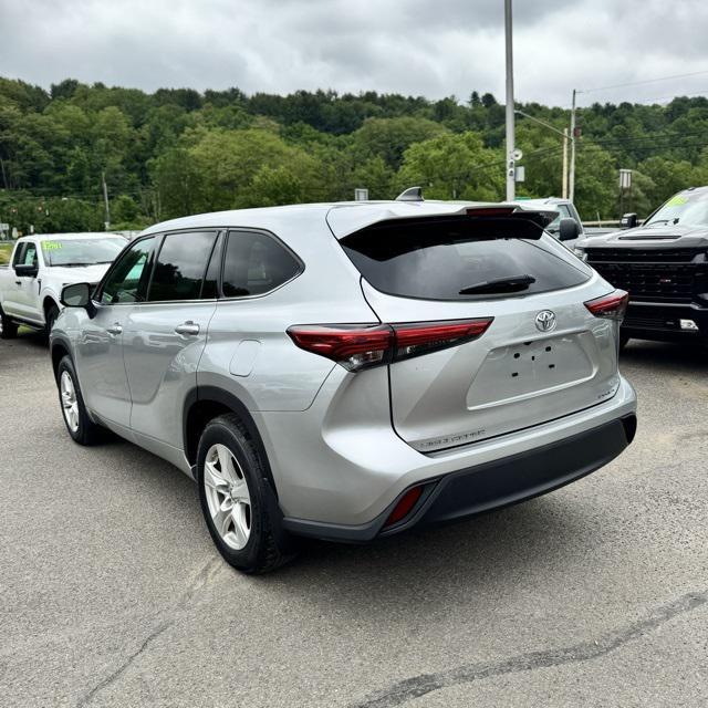 used 2022 Toyota Highlander car, priced at $30,472