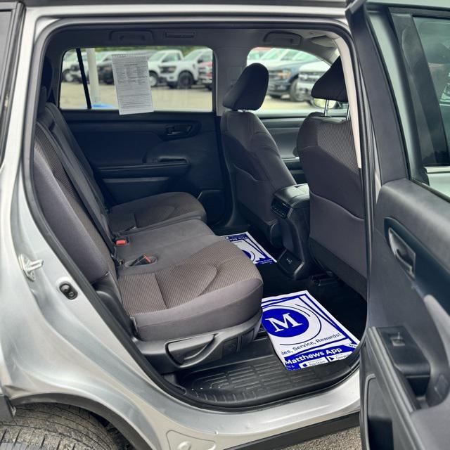 used 2022 Toyota Highlander car, priced at $30,472