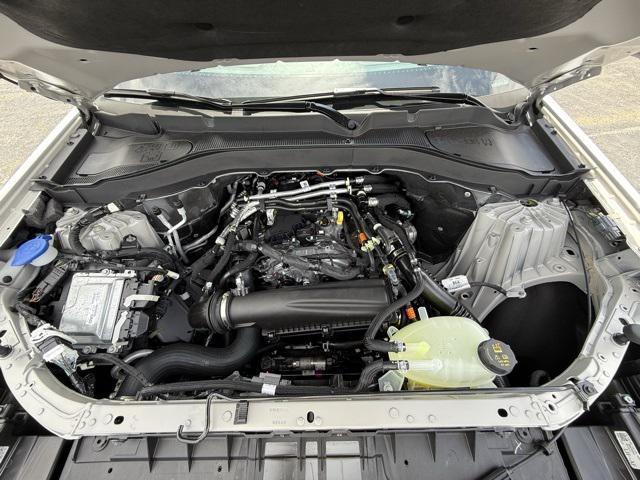 new 2025 Ford Explorer car, priced at $40,665