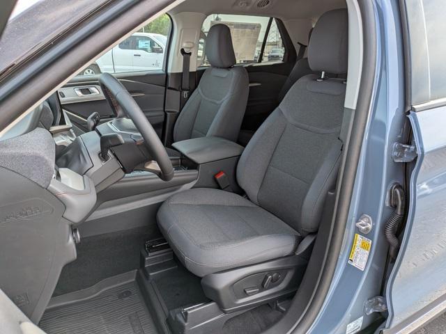 new 2025 Ford Explorer car, priced at $39,040