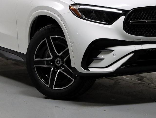 new 2026 Mercedes-Benz GLC 300 car, priced at $61,095