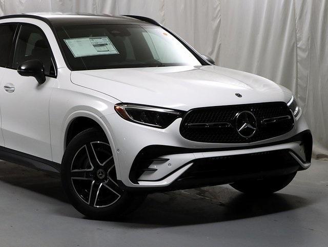 new 2026 Mercedes-Benz GLC 300 car, priced at $61,095