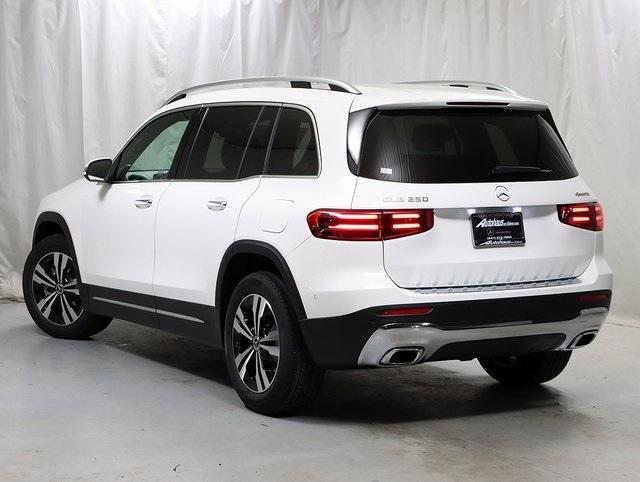 new 2025 Mercedes-Benz GLB 250 car, priced at $49,595