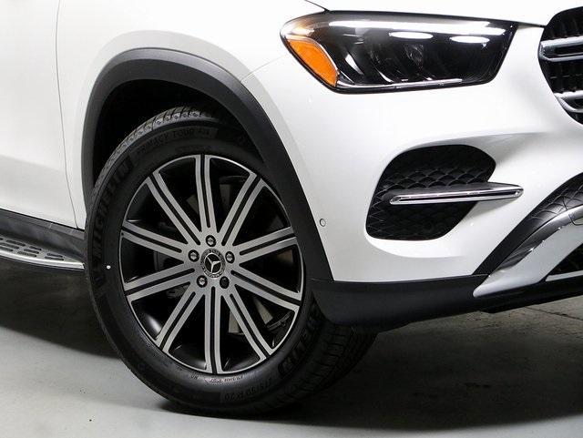 new 2025 Mercedes-Benz GLE 450 car, priced at $77,230