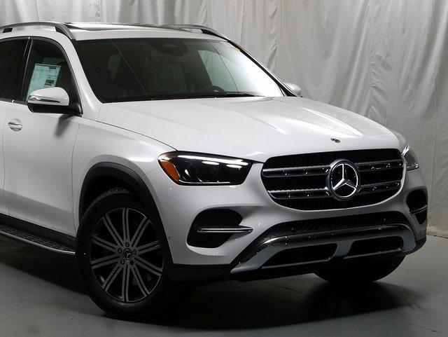 new 2025 Mercedes-Benz GLE 450 car, priced at $77,230