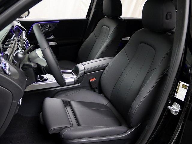 new 2025 Mercedes-Benz GLB 250 car, priced at $51,095