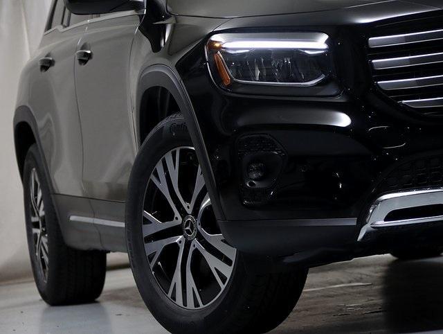 new 2025 Mercedes-Benz GLB 250 car, priced at $51,095