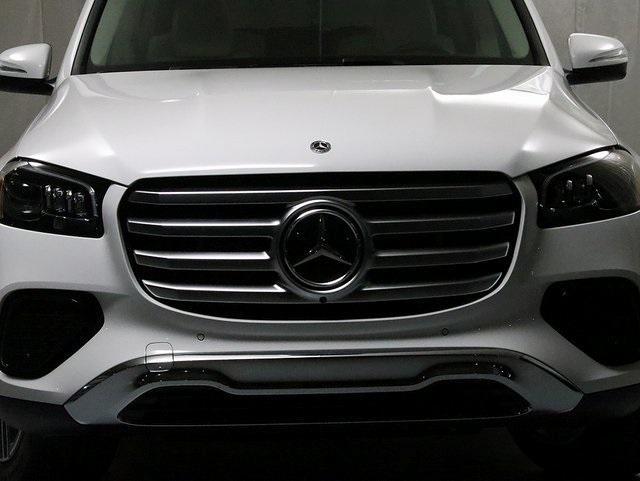 new 2025 Mercedes-Benz GLS 450 car, priced at $90,980