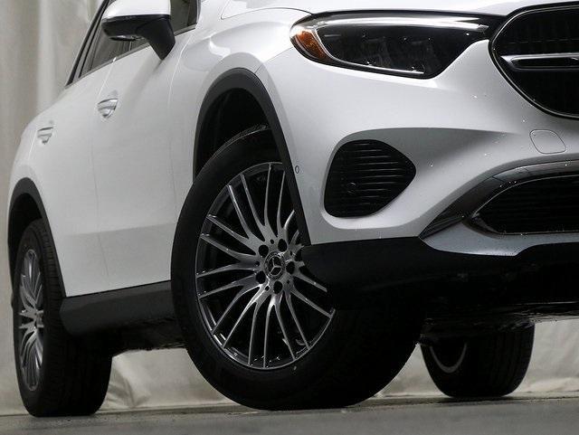 new 2025 Mercedes-Benz GLC 300 car, priced at $58,095