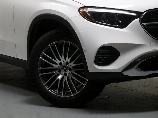 new 2025 Mercedes-Benz GLC 300 car, priced at $58,095